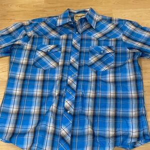 Wrangler Men's Blue and White Plaid Shirt